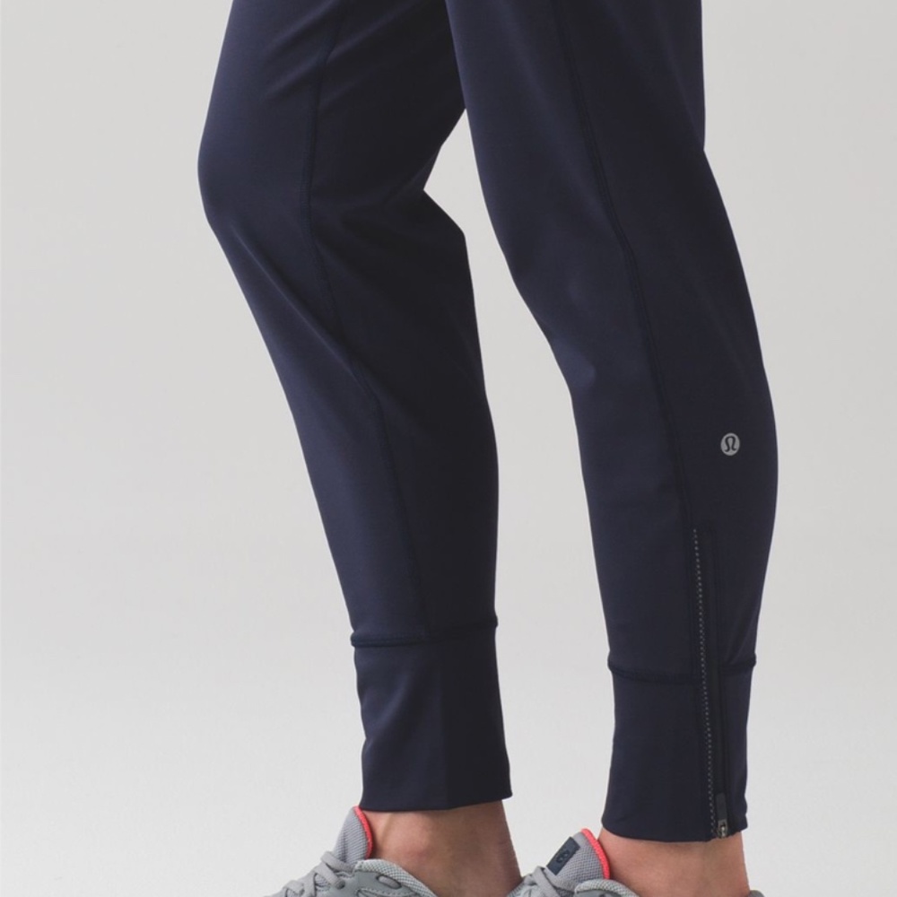 Lululemon Fast Track JOGGER Pants | BLACK | Size 4 | Great Condition!!